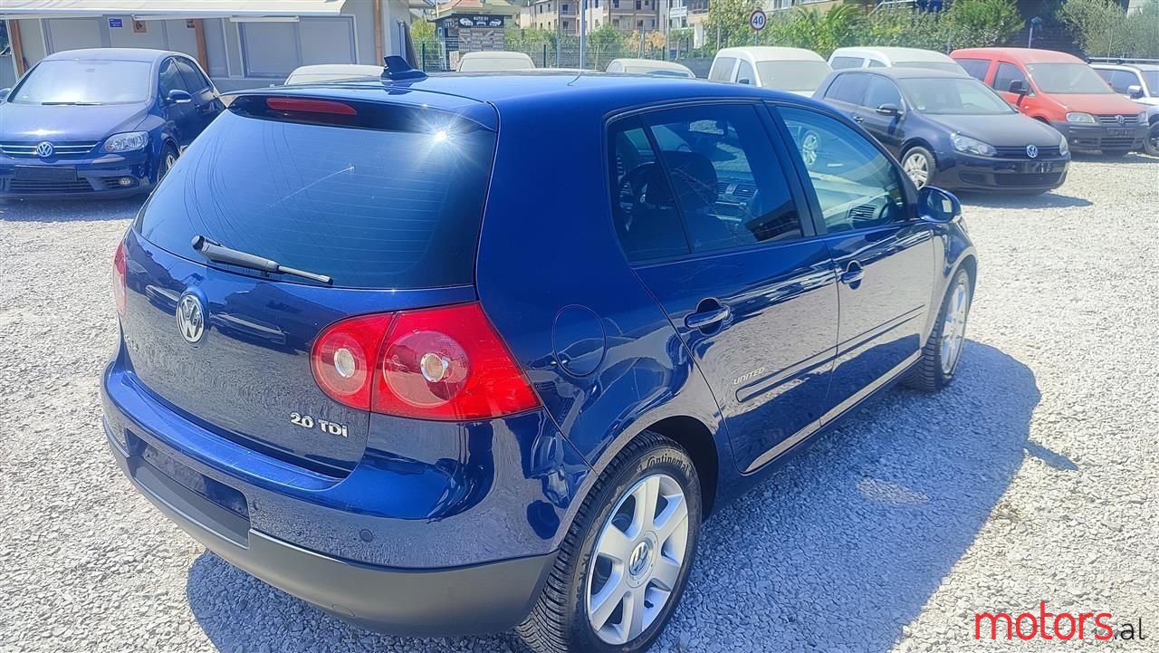 2008' Volkswagen Golf photo #5