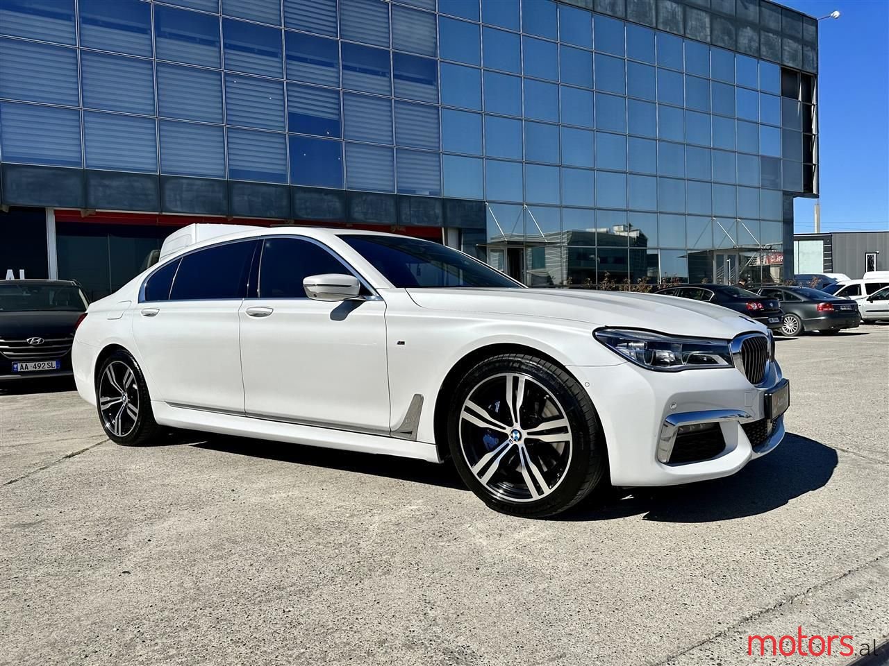 2016' BMW 740 photo #3