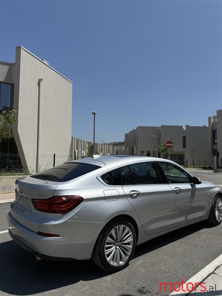 2015' BMW 535 photo #4