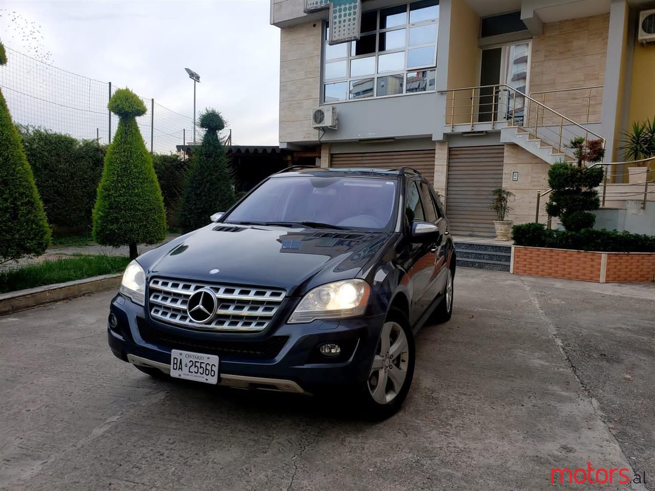 2011' Mercedes-Benz ML 350 photo #1