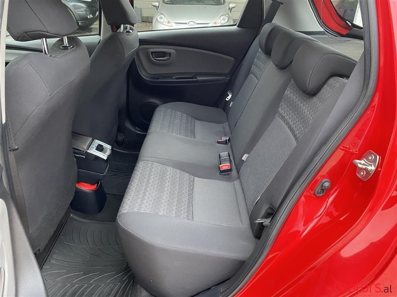 2017' Toyota Yaris photo #1