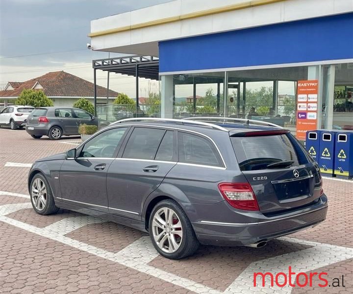2009' Mercedes-Benz C 220 photo #3