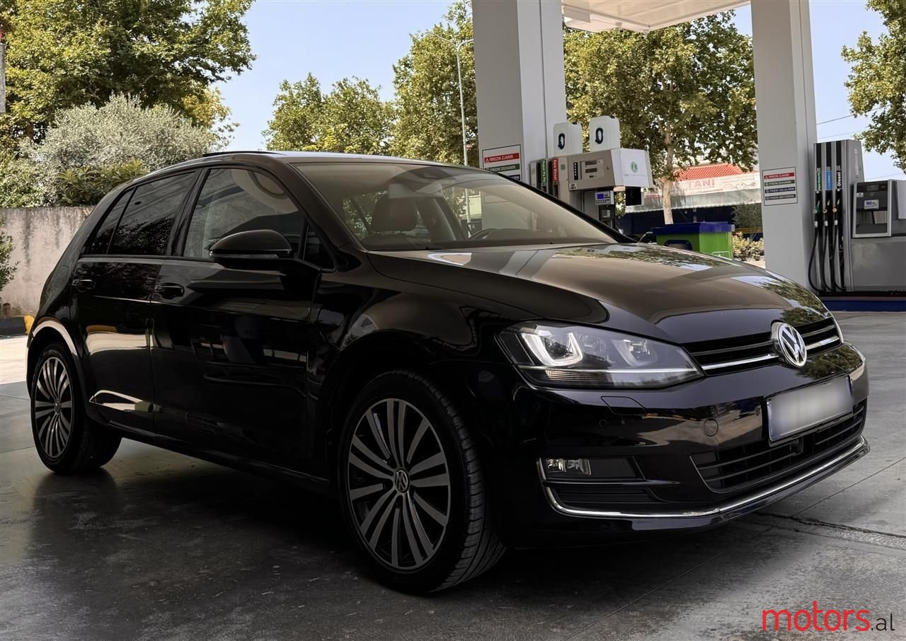 2013' Volkswagen Golf photo #3