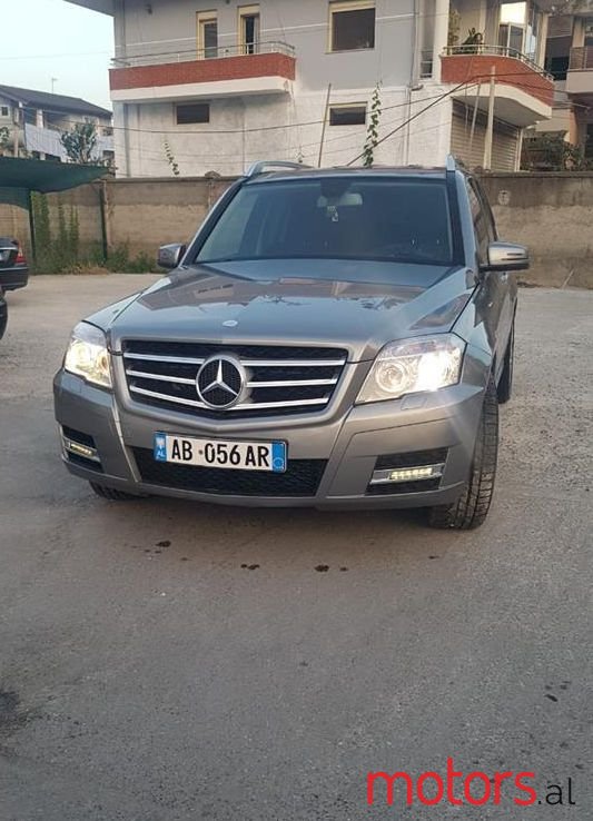 2012' Mercedes-Benz GLK 250 photo #1