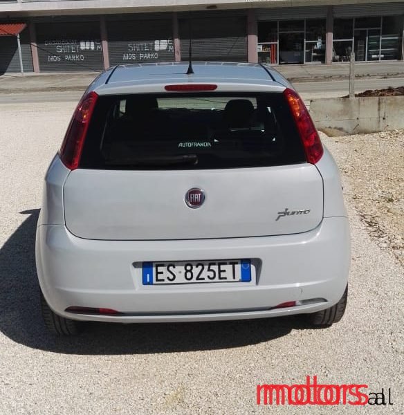 2013' Fiat Punto photo #1