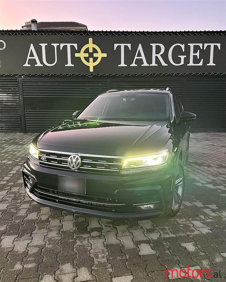 2018' Volkswagen Tiguan photo #1