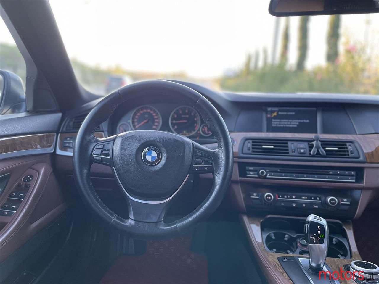 2011' BMW 523 photo #4