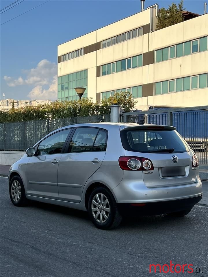 2008' Volkswagen Golf Plus photo #3