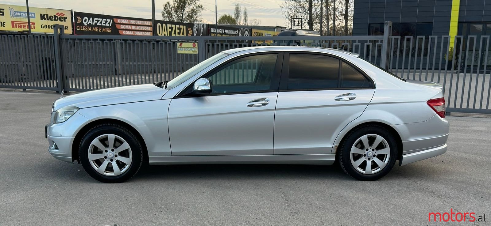 2008' Mercedes-Benz C 220 photo #2