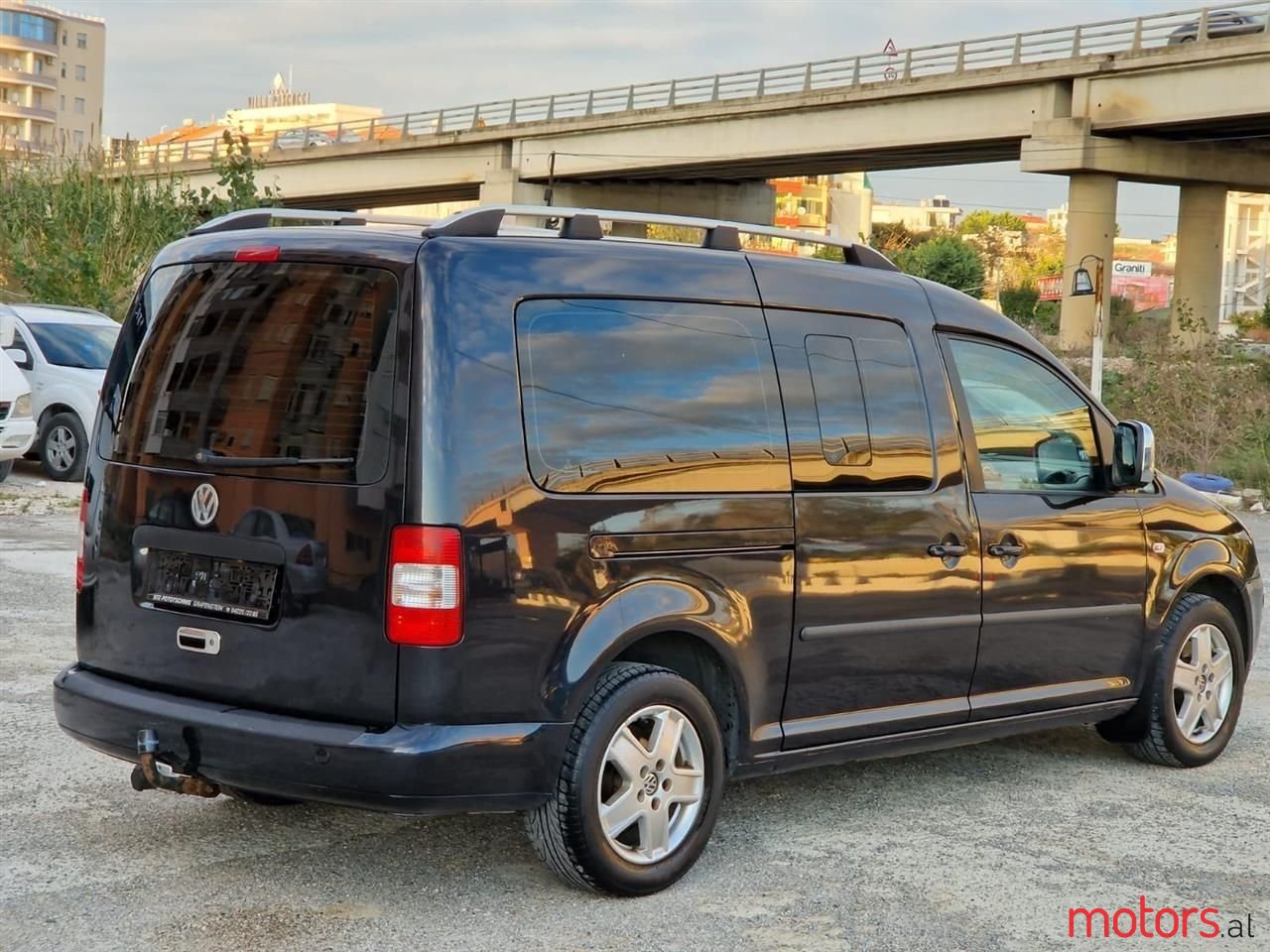 2009' Volkswagen Caddy photo #2