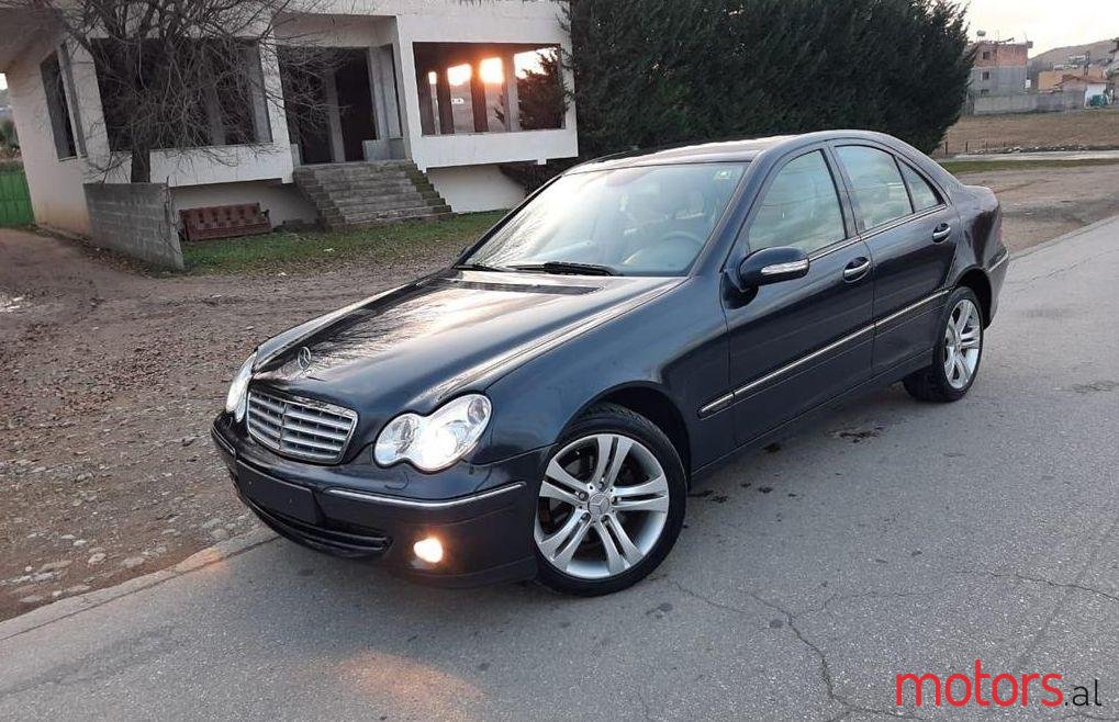 2005' Mercedes-Benz C 220 photo #2