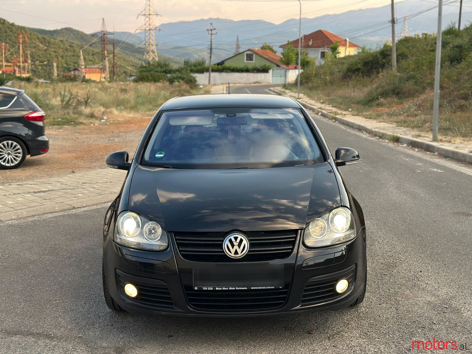 2008' Volkswagen Golf photo #2