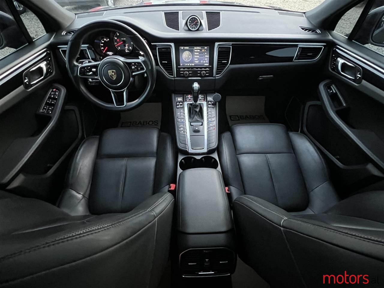 2016' Porsche Macan photo #3