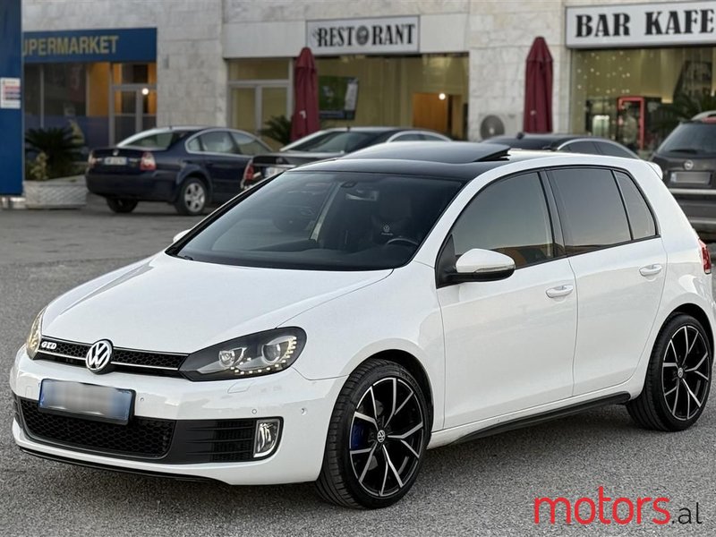 2013' Volkswagen Golf photo #1