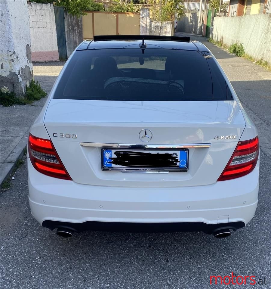 2012' Mercedes-Benz C 300 photo #6