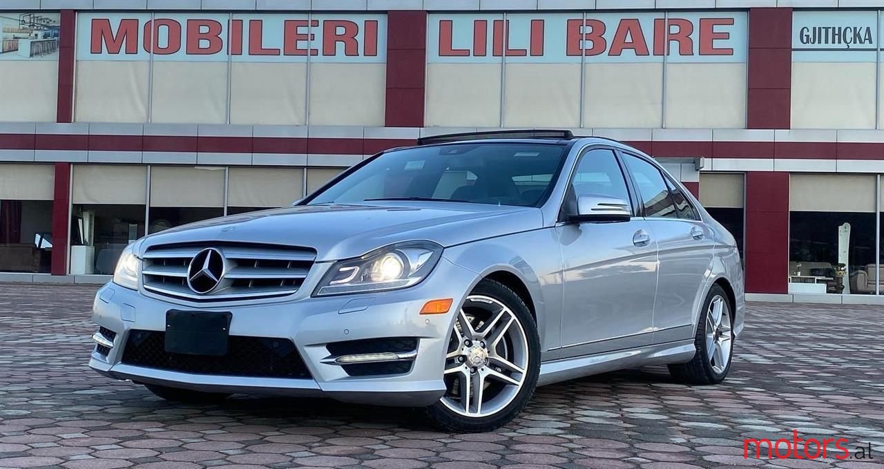 2012' Mercedes-Benz C 300 photo #1