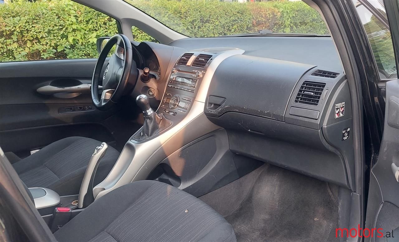 2008' Toyota Auris photo #4