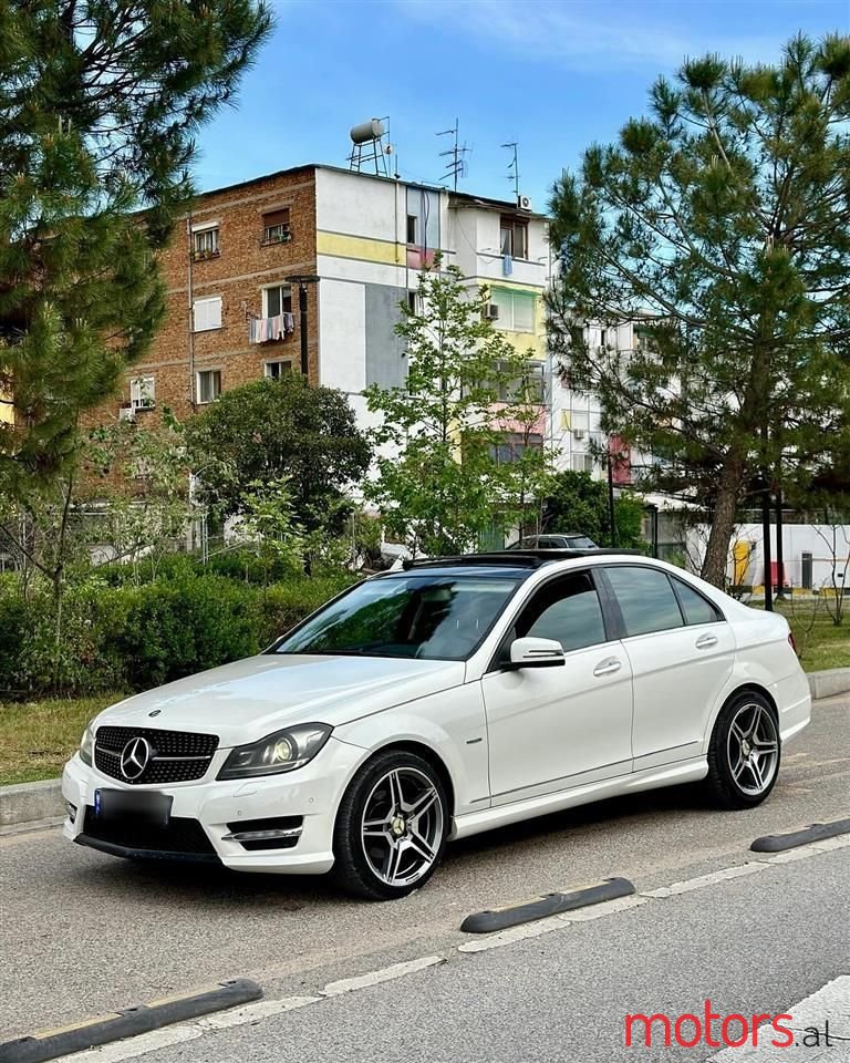 2011' Mercedes-Benz C 220 photo #1