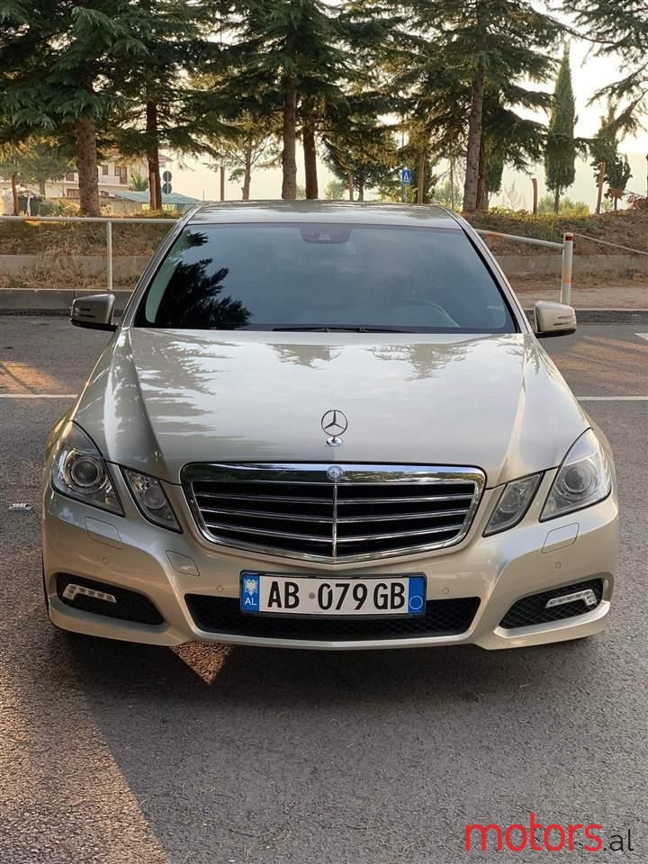 2010' Mercedes-Benz E 220 photo #1