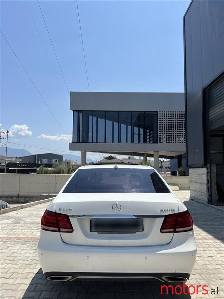 2015' Mercedes-Benz E 220 photo #6