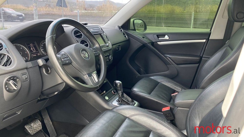 2014' Volkswagen Tiguan photo #5