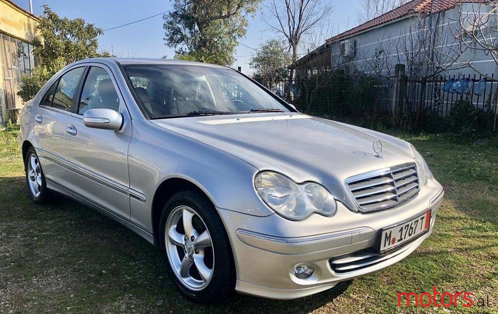 2005' Mercedes-Benz C 220 photo #2