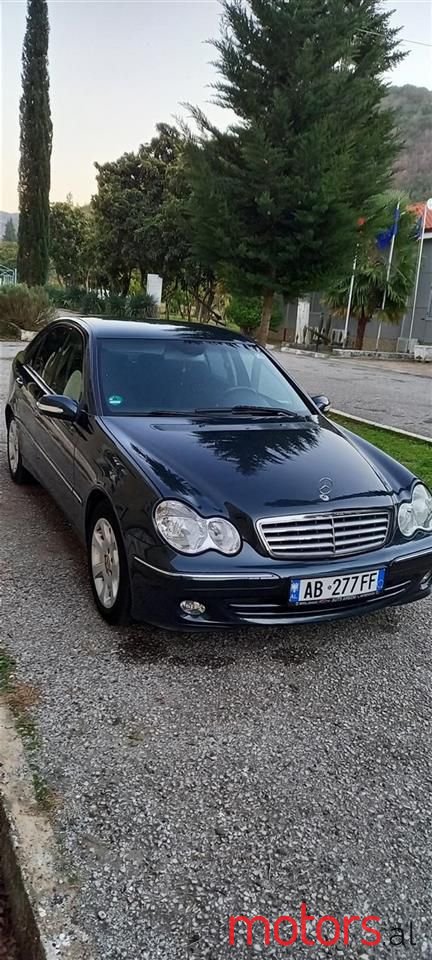 2005' Mercedes-Benz 220 photo #6