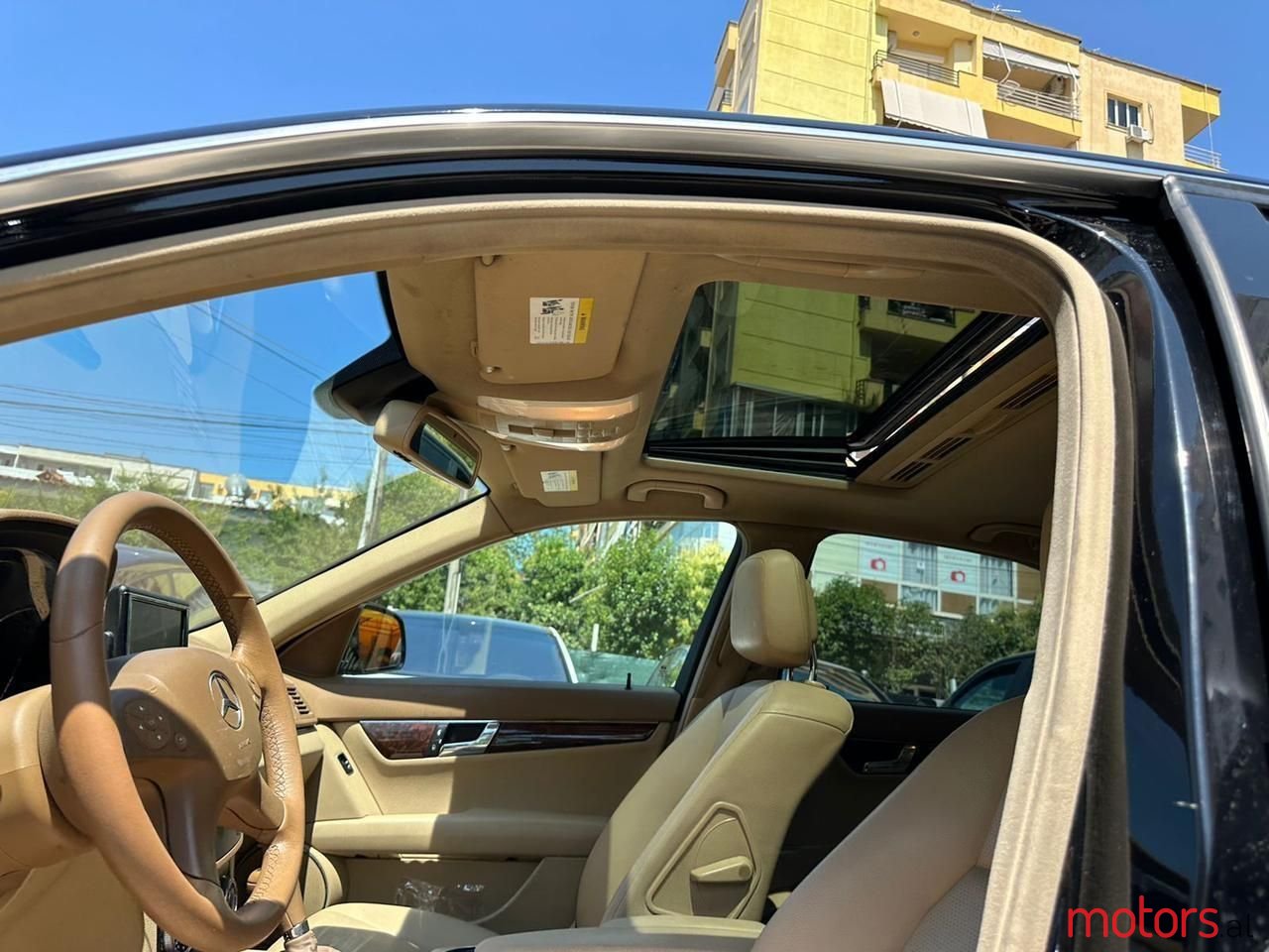 2008' Mercedes-Benz C 300 photo #5