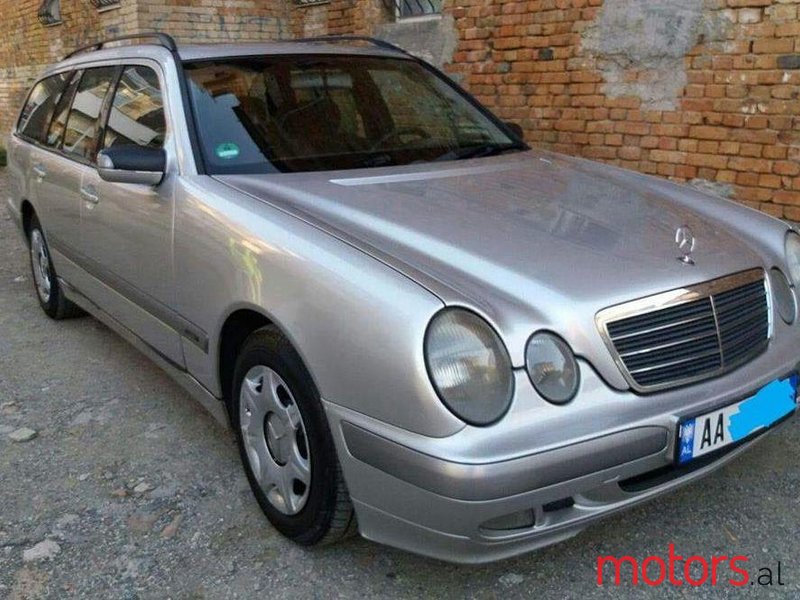 2000' Mercedes-Benz E 220 photo #4