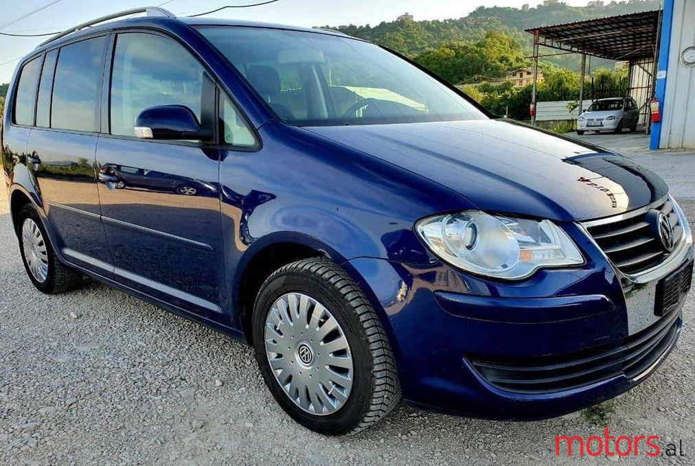 2007' Volkswagen Touran photo #1