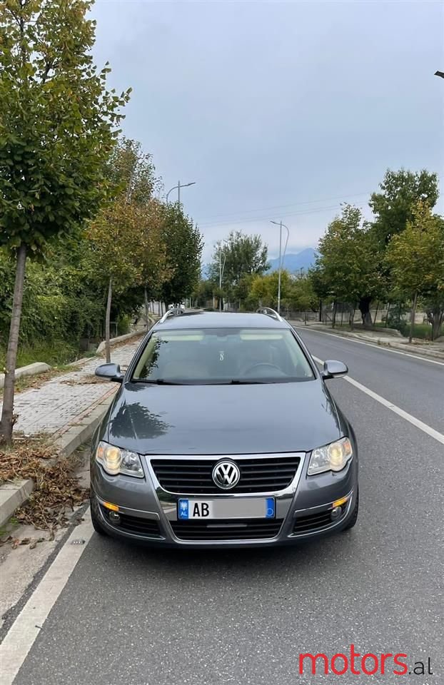 2007' Volkswagen Passat photo #2