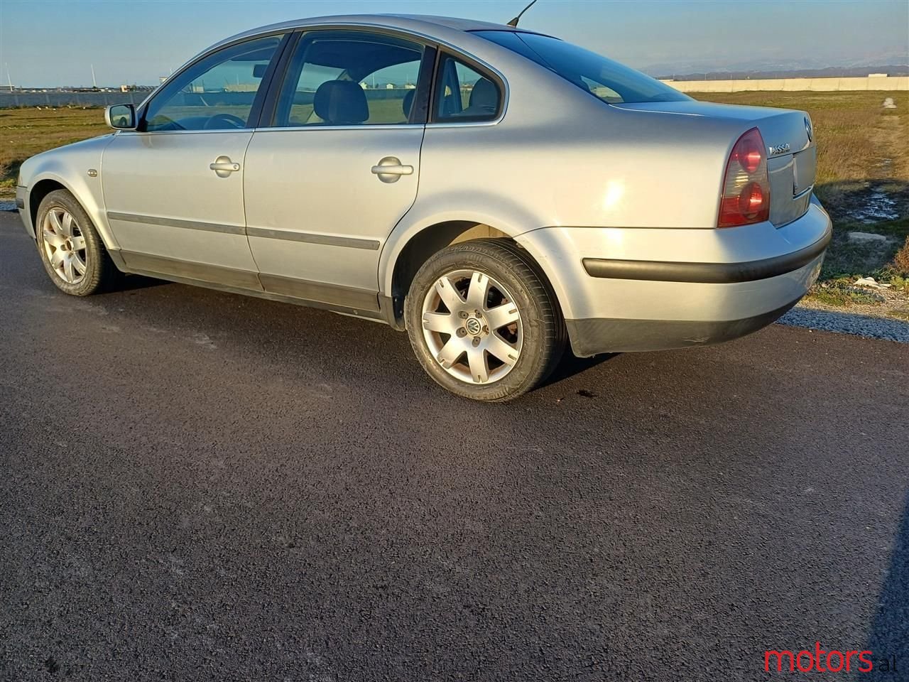 2003' Volkswagen Passat photo #1