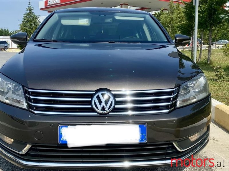2013' Volkswagen Passat photo #1