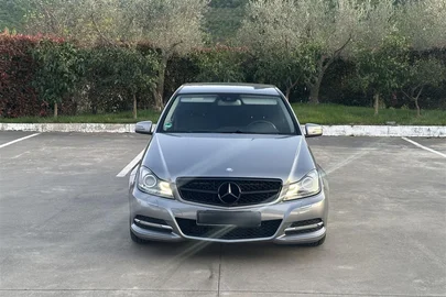 2012' Mercedes-Benz C 220