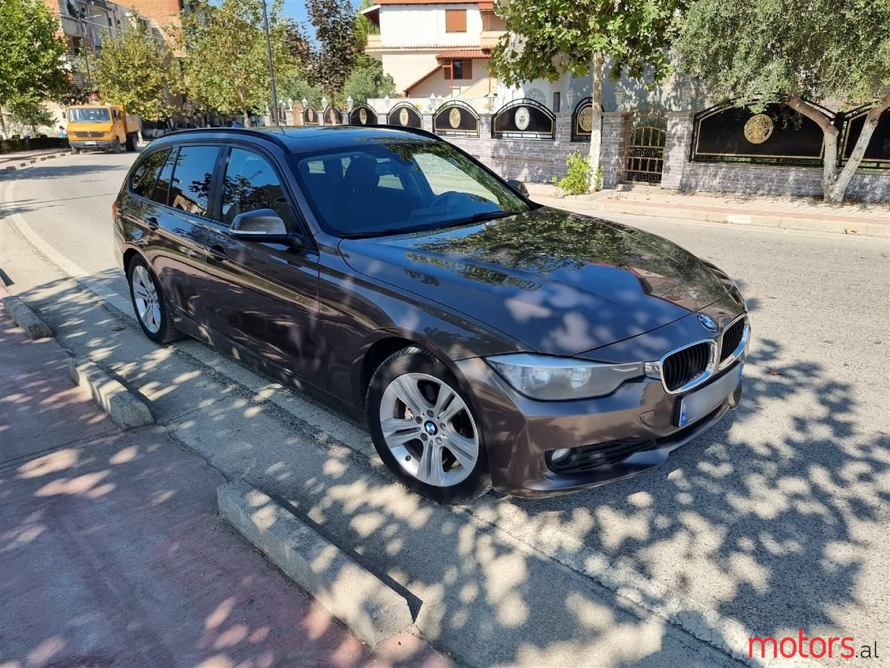 2015' BMW 320 photo #3