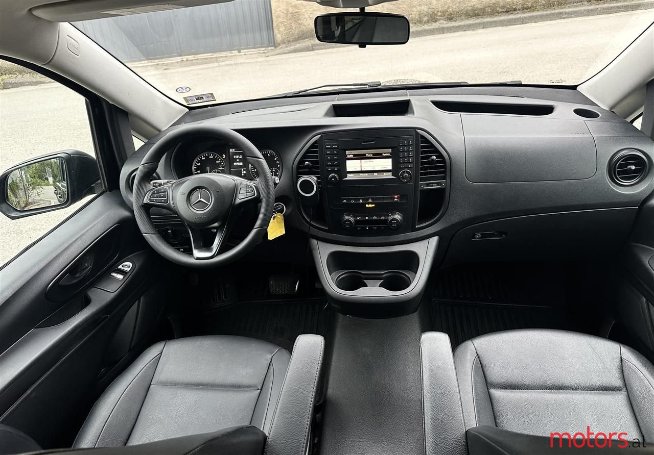 2018' Mercedes-Benz V 200 photo #6