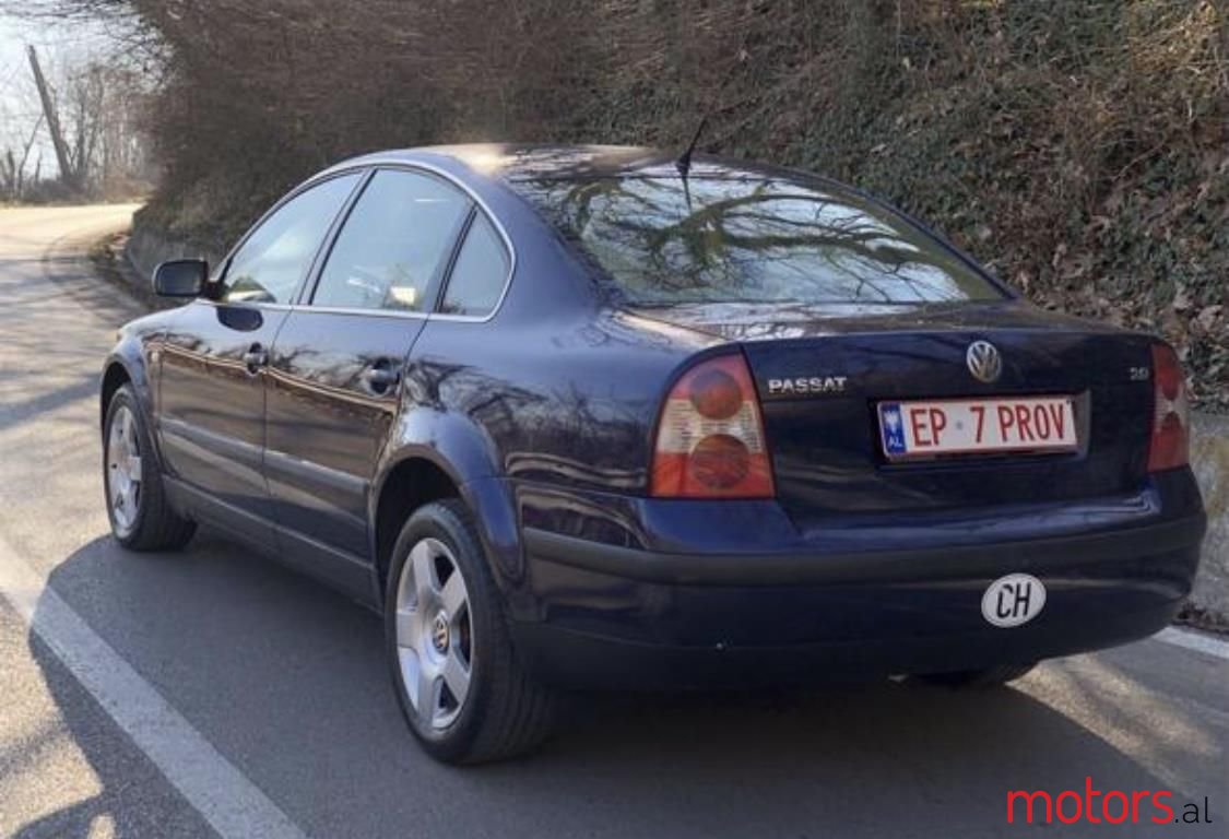2003' Volkswagen Passat photo #1