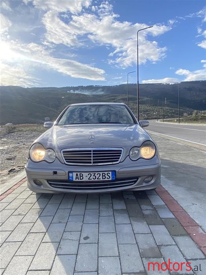 2005' Mercedes-Benz C 220 photo #1