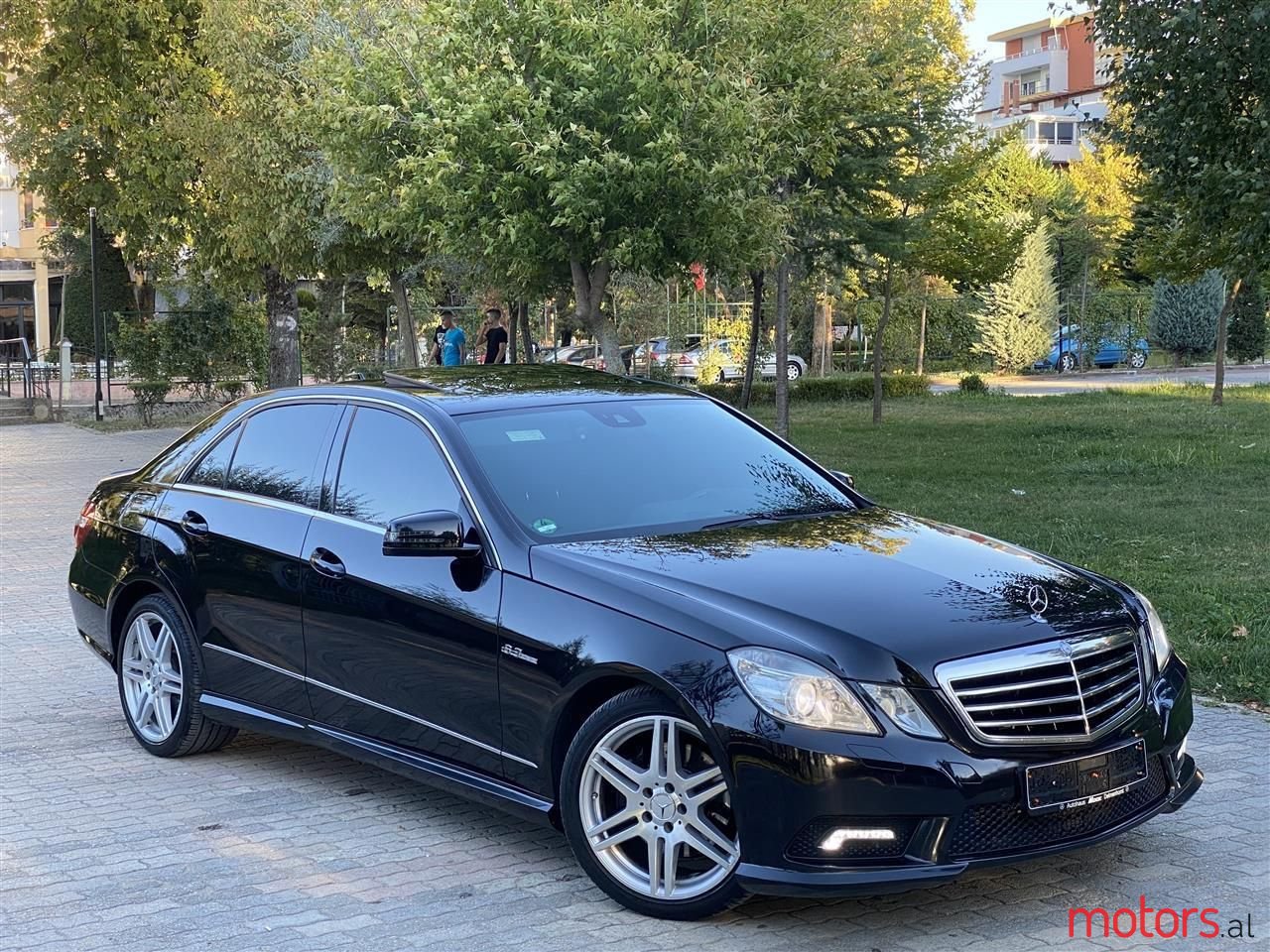 2009' Mercedes-Benz E 350 photo #3