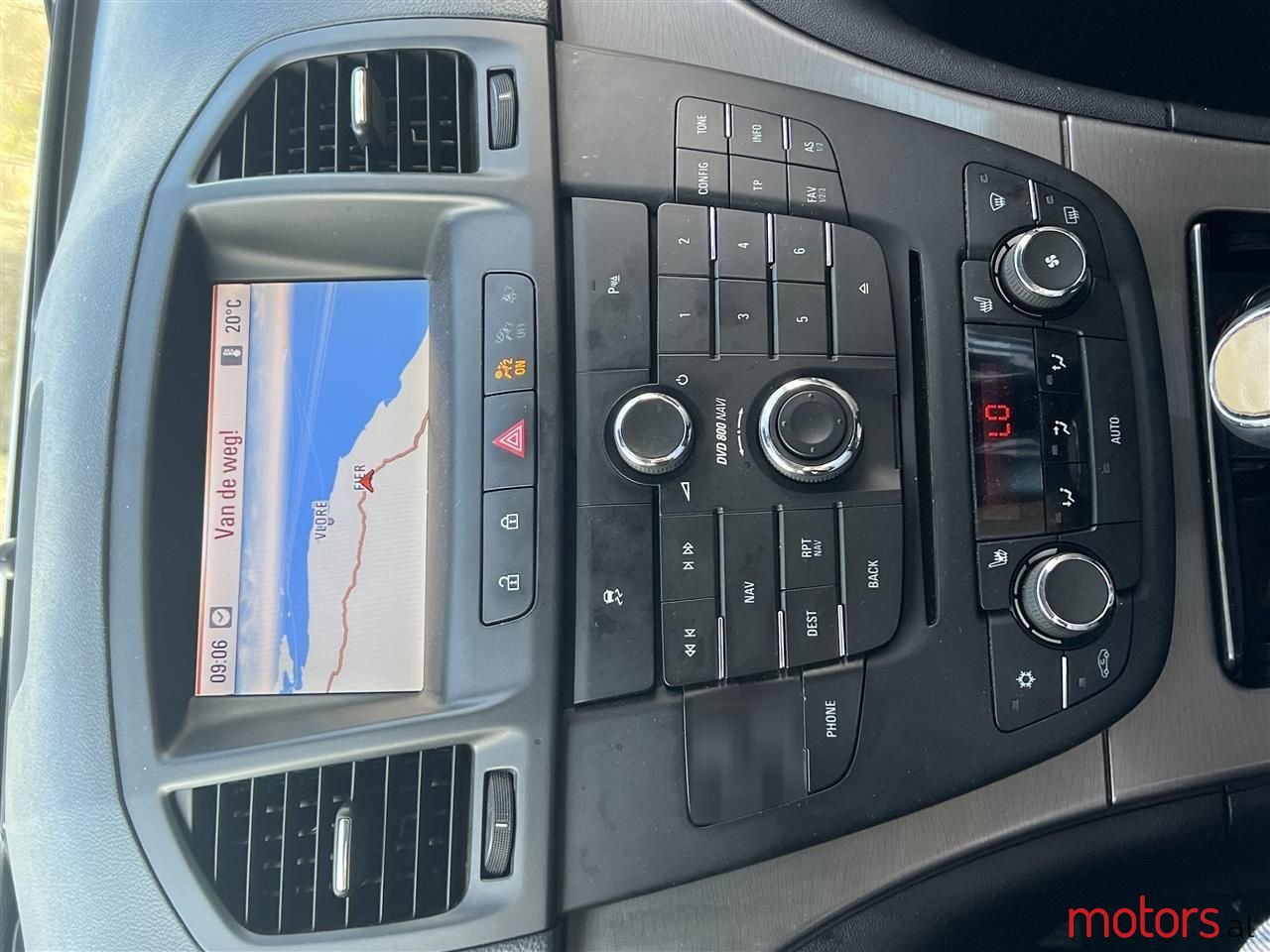 2010' Opel Insignia photo #2