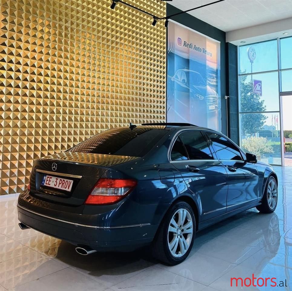 2011' Mercedes-Benz C 300 photo #2