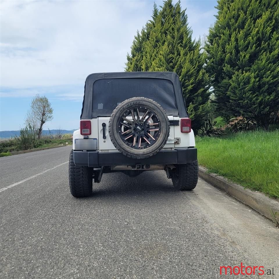 2016' Jeep Wrangler photo #2