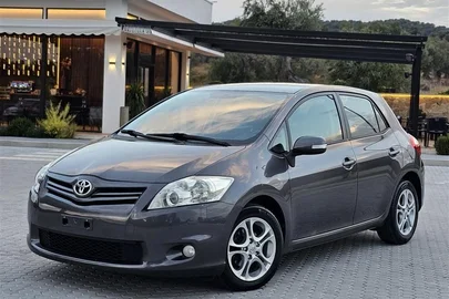 2010' Toyota Auris