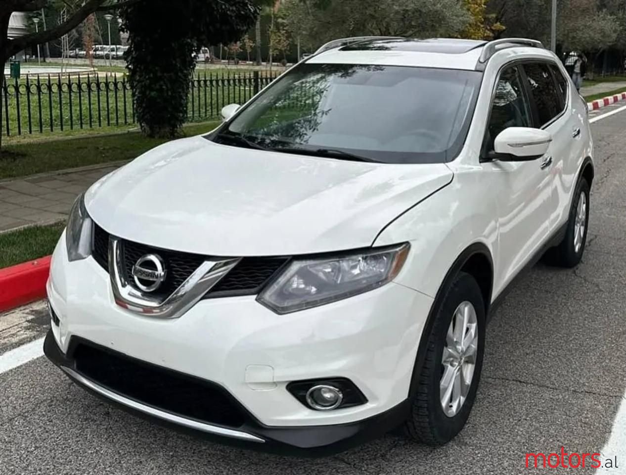 2015' Nissan Rouge photo #4