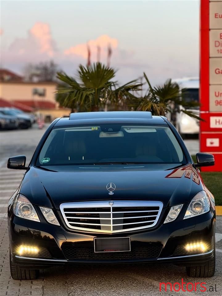 2010' Mercedes-Benz E 350 photo #5