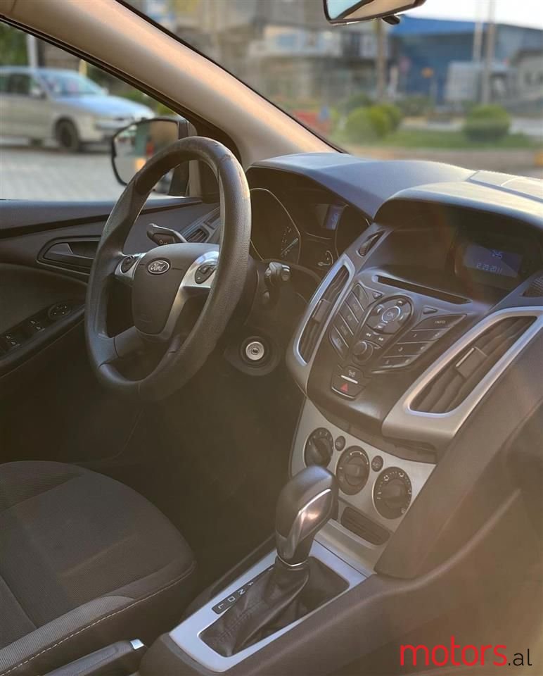 2012' Ford Focus photo #6