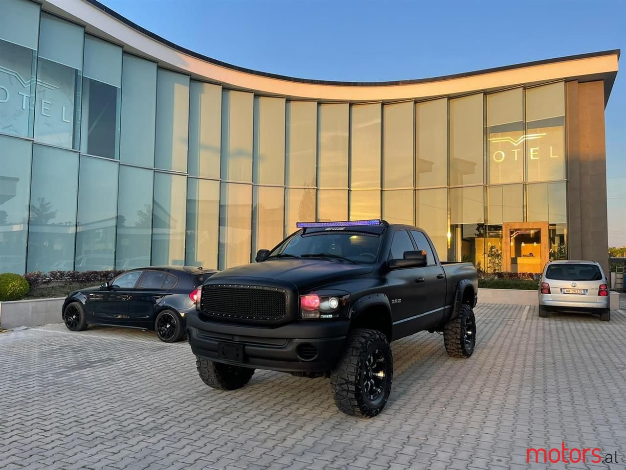 2012' Porsche Cayenne photo #1