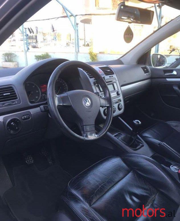 2005' Volkswagen Golf photo #1