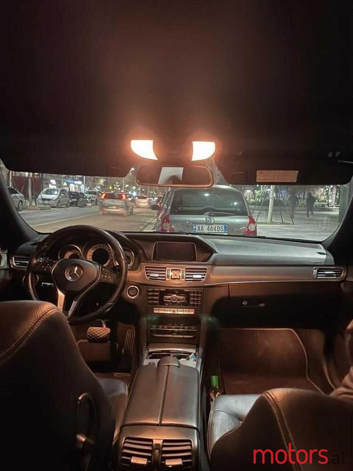 2014' Mercedes-Benz E 220 photo #2