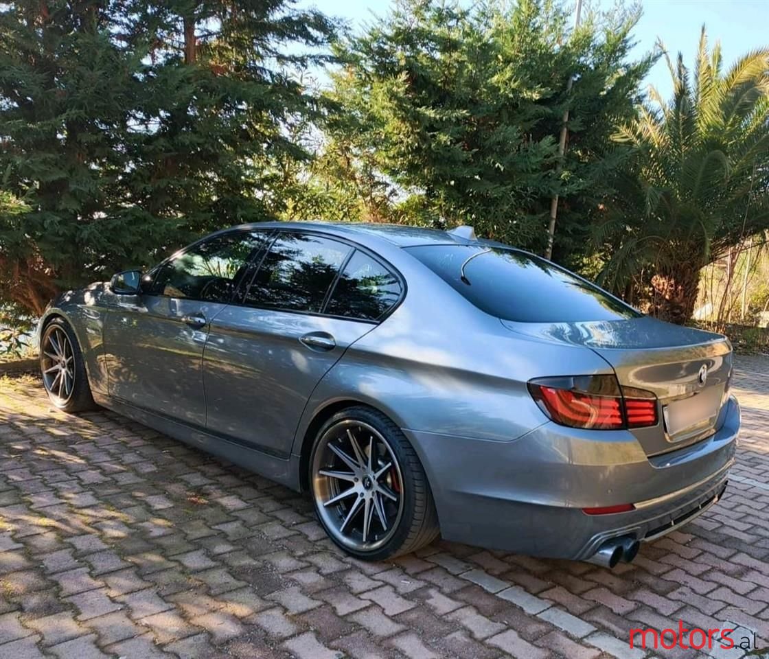 2012' BMW 528 photo #6